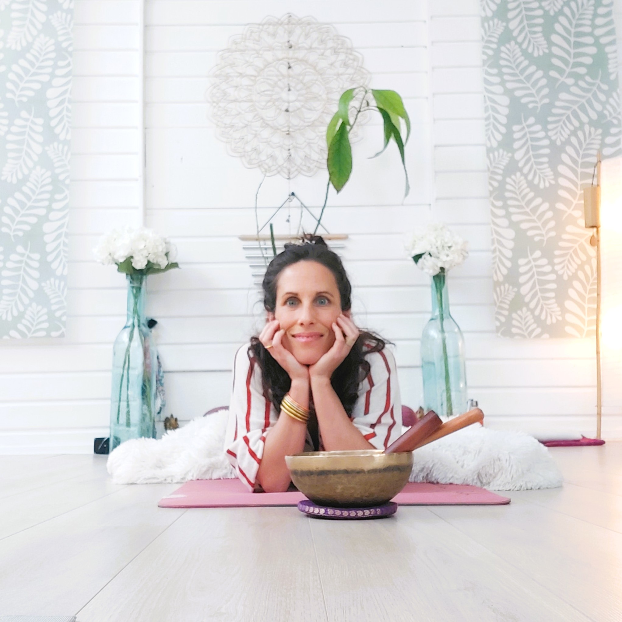 Réserve ton cours de yoga avec Angélique à Dax Réserve un cours de yoga Dax avec Angélique à Dax pour cultiver ton bien-être, ton autonomie et te reconnecter à toi-même dans un cadre apaisant