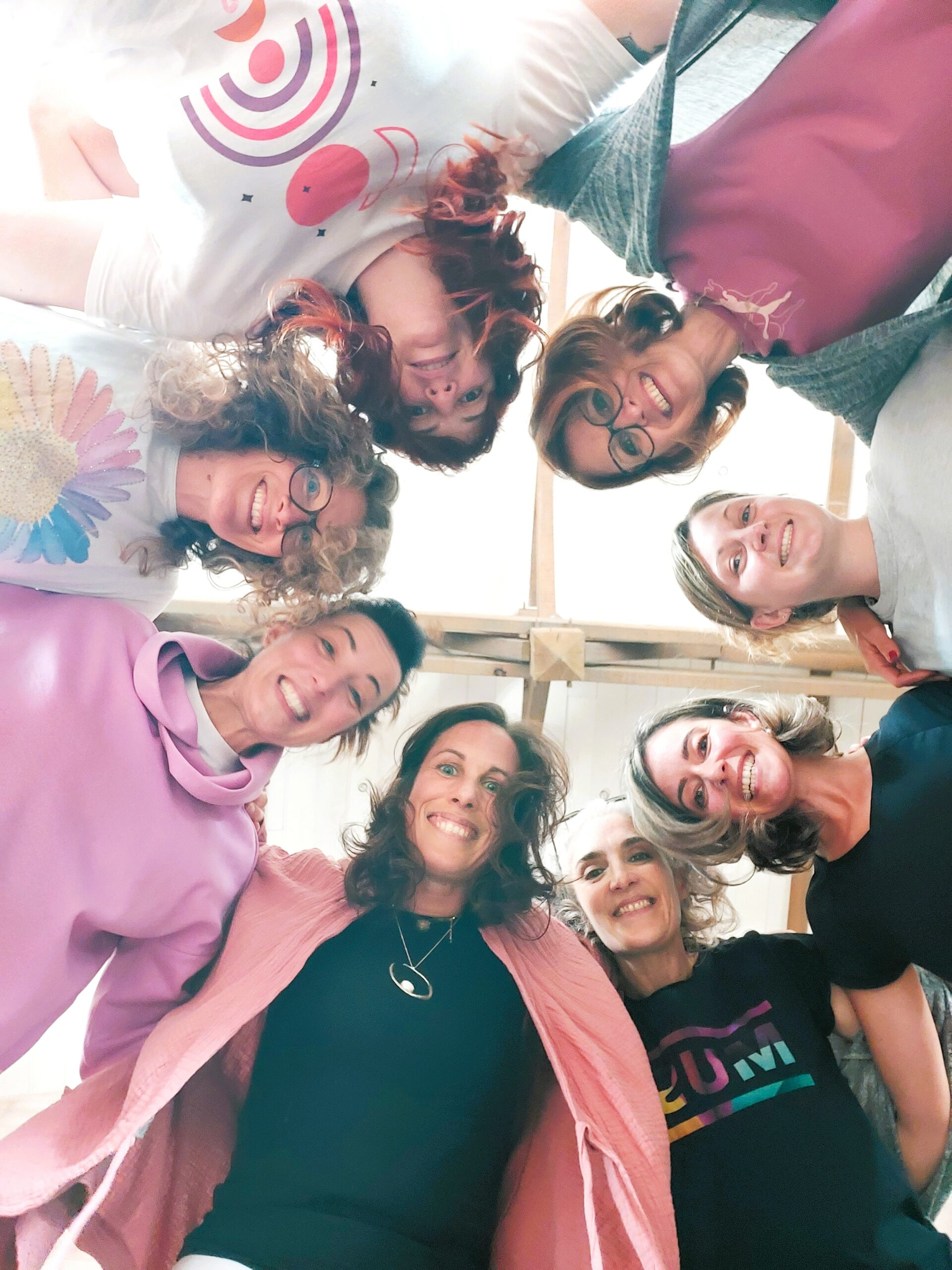 Le cercle de femmes, le lien, la communion pendanst les retraites et événements yoga et bien être près de Dax dans les Landes